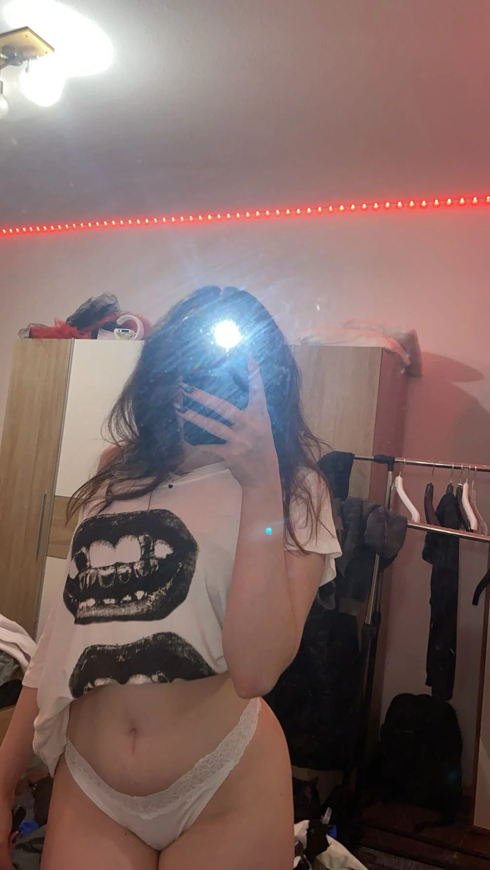 XXX Porn Photo of Nude YoungLisaa18 1