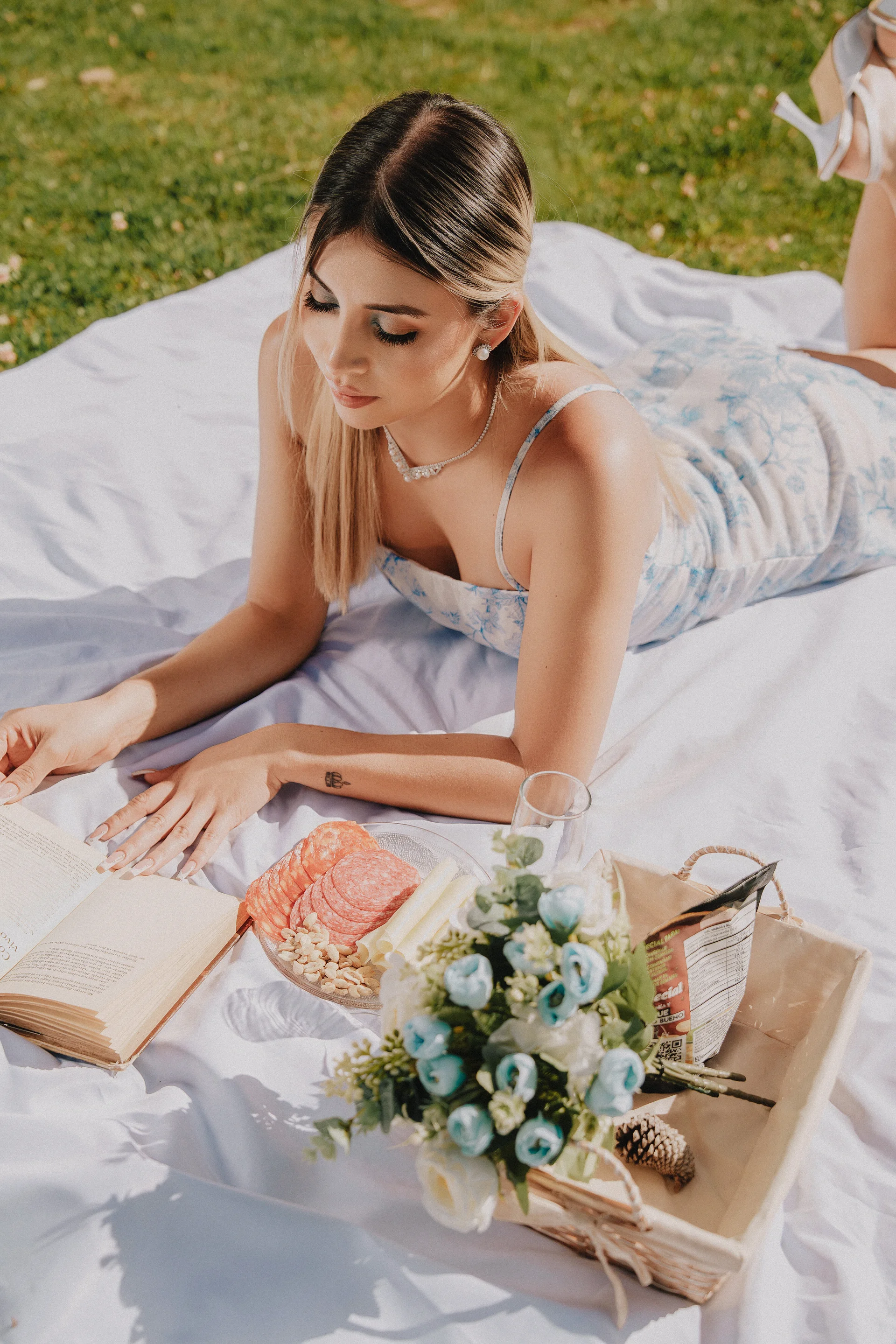 XXX Porn Photo of Nude charlotte__grey 21