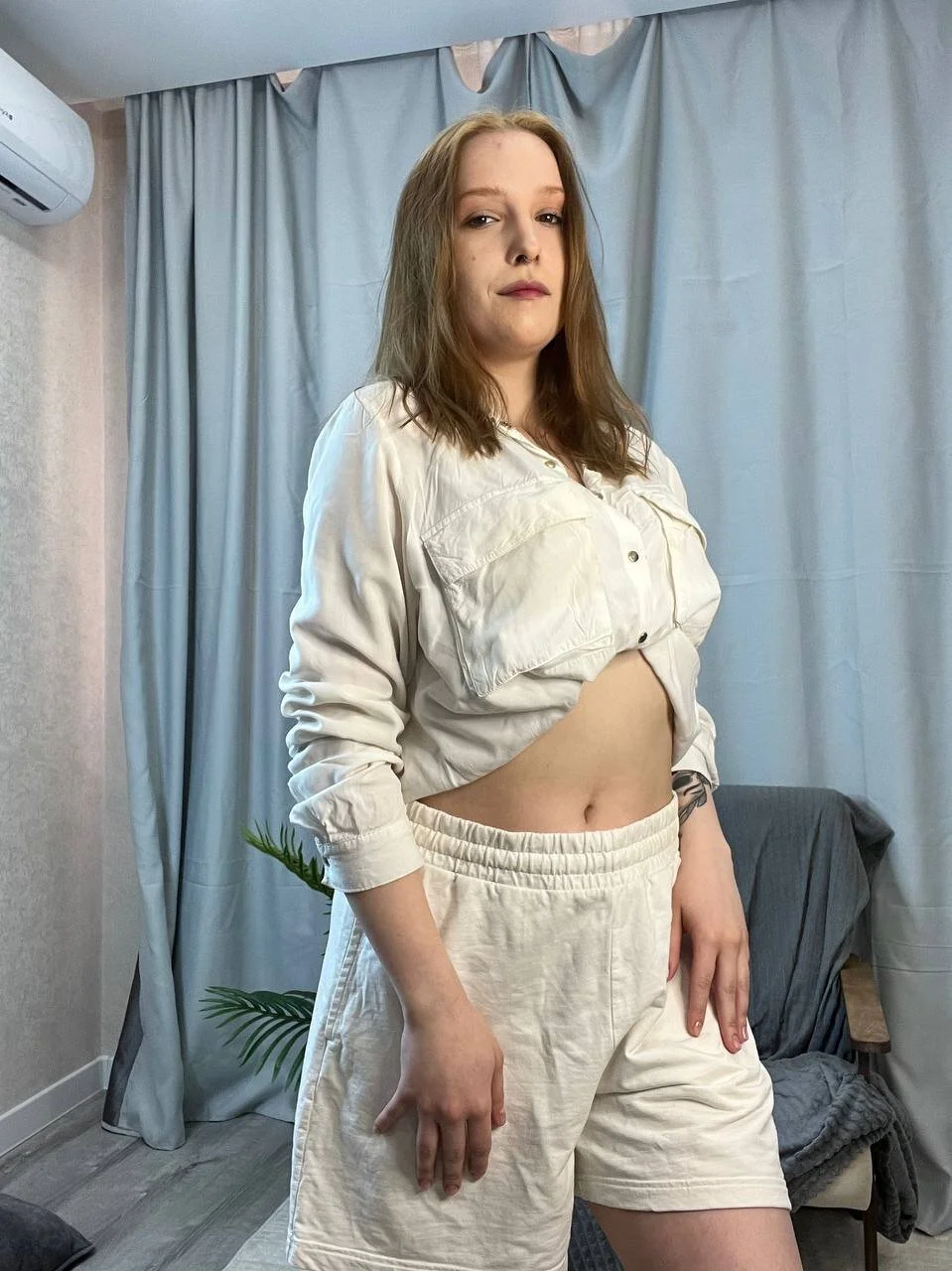 XXX Porn Photo of Nude Meyesterday 24