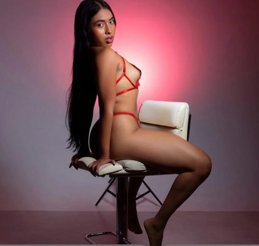 XXX Porn Photo of Nude michele_jones 4