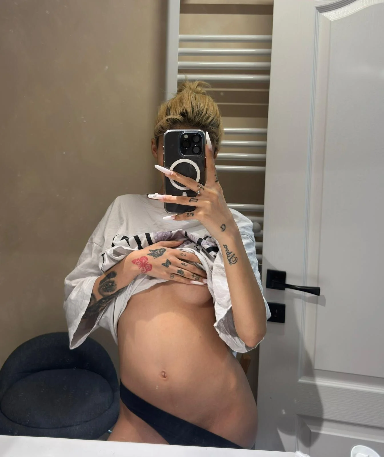 XXX Porn Photo of Nude sweelexy 4