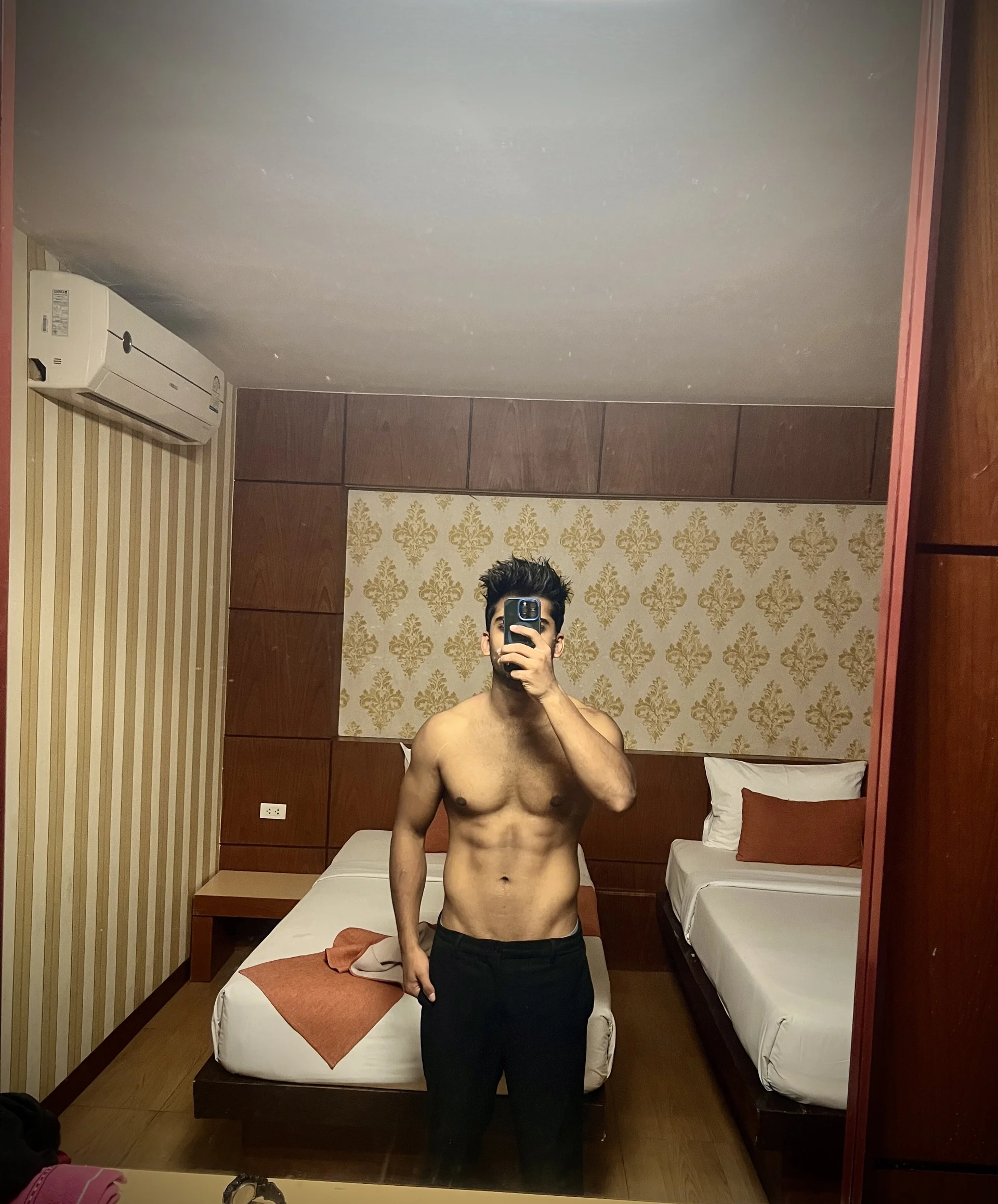 XXX Porn Photo of Nude john_desihunks 1