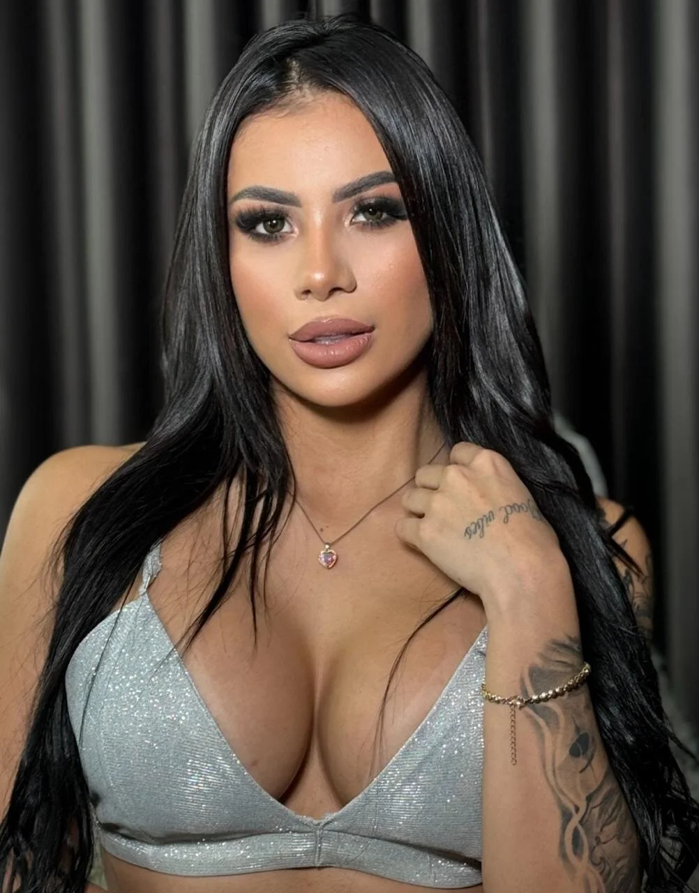 XXX Porn Photo of Nude HollyEvanz 12