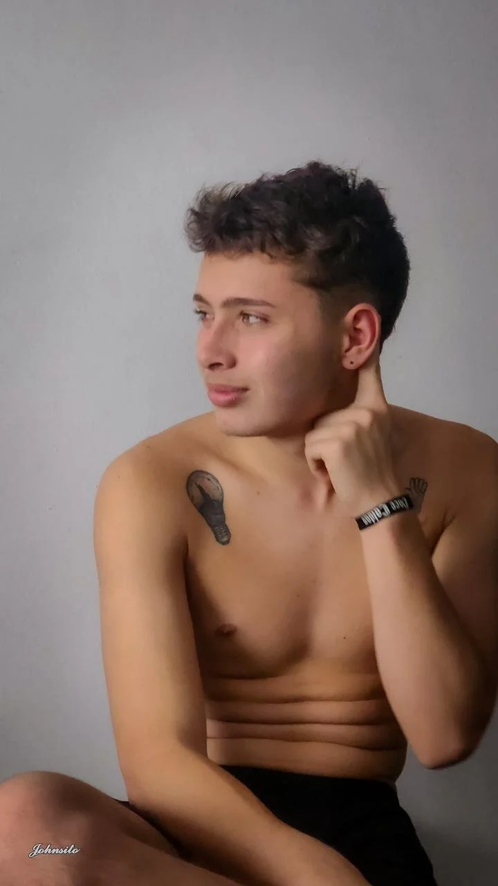 XXX Porn Photo of Nude Julian_wolf18 1
