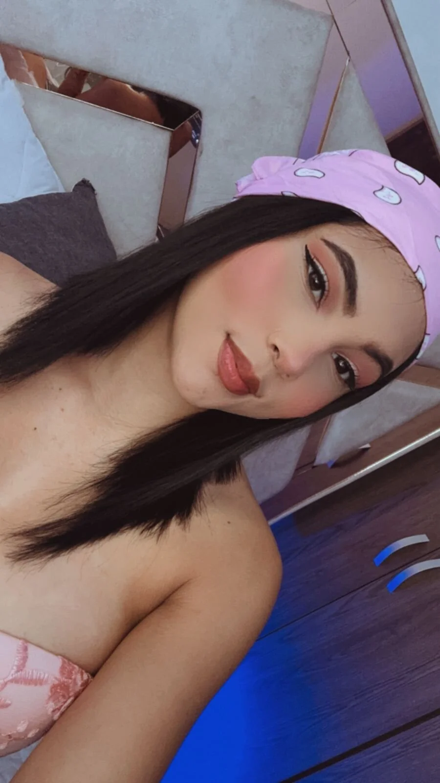 XXX Porn Photo of Nude AlinnaRosee_ 4