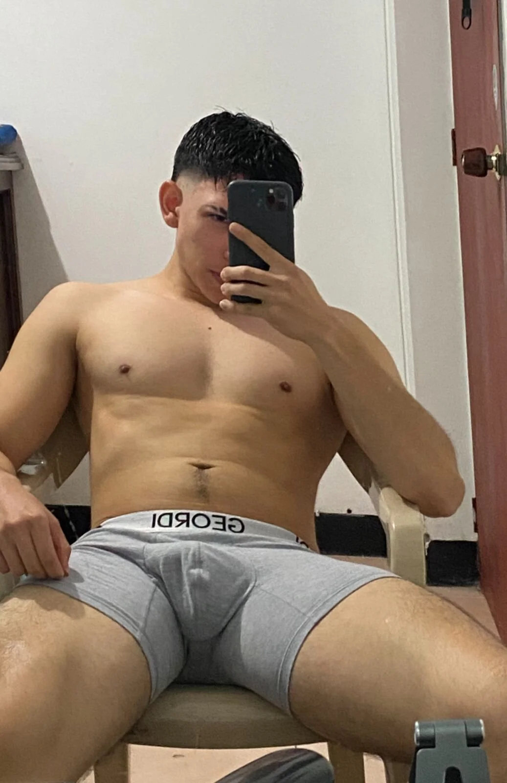 XXX Porn Photo of Nude Julian_Mercier 16