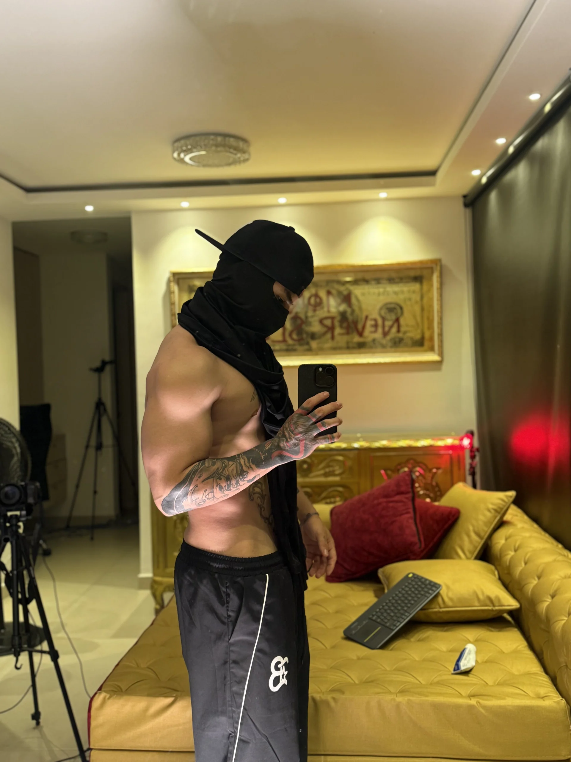 XXX Porn Photo of Nude dantecoppolaa_ 1