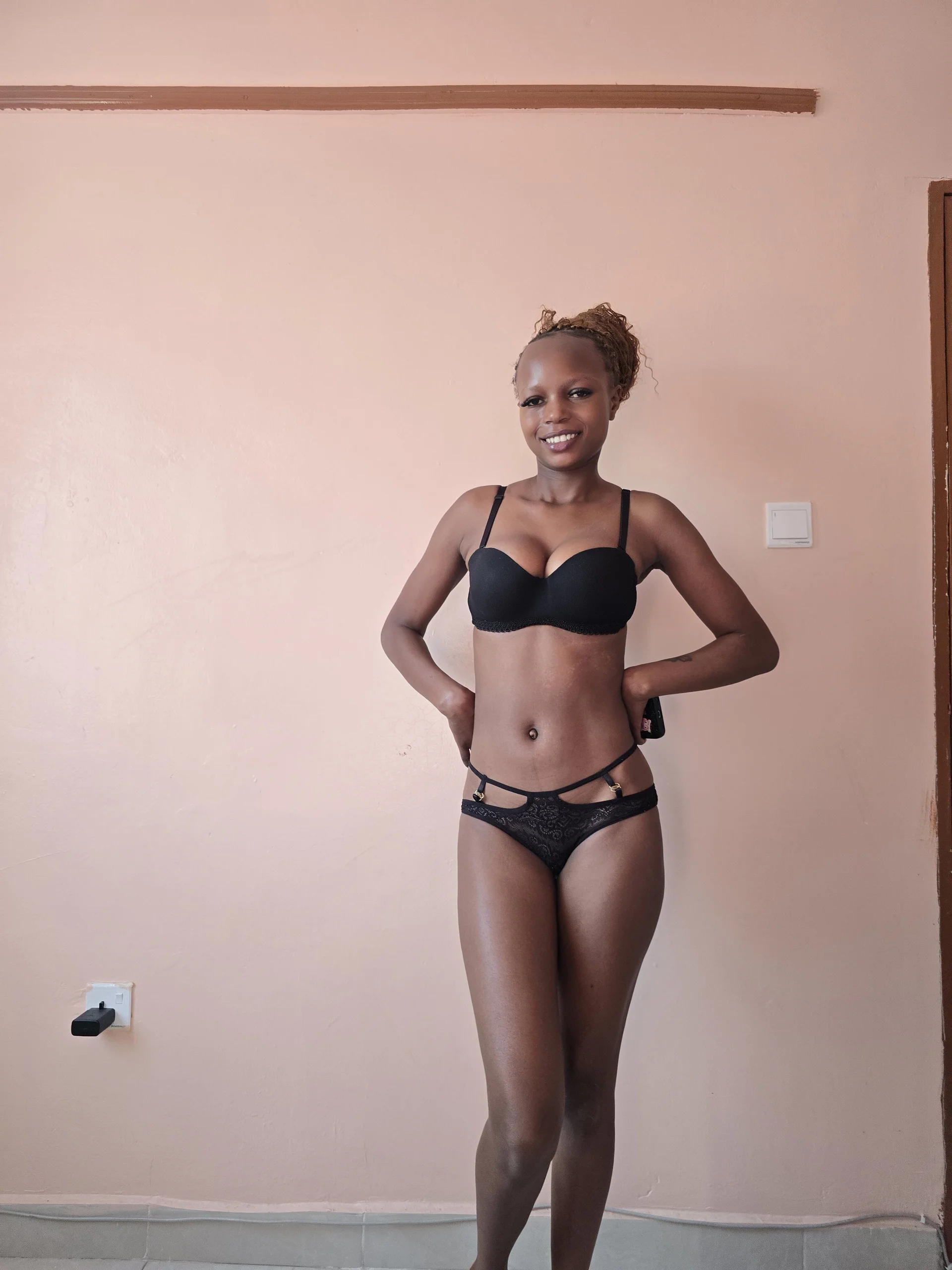 XXX Porn Photo of Nude Pretty-Gloww 3