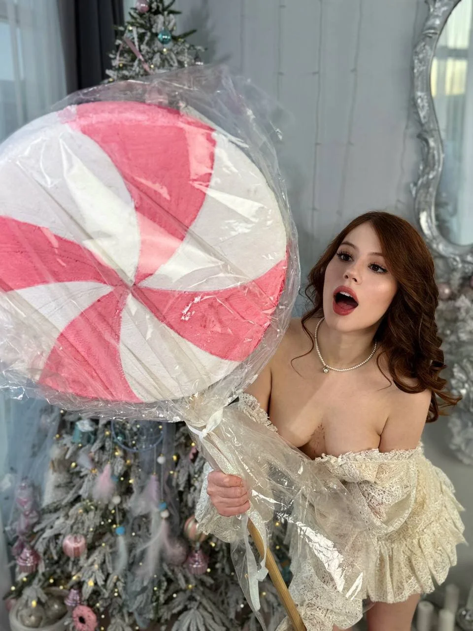 XXX Porn Photo of Nude CarolaineMyers 13