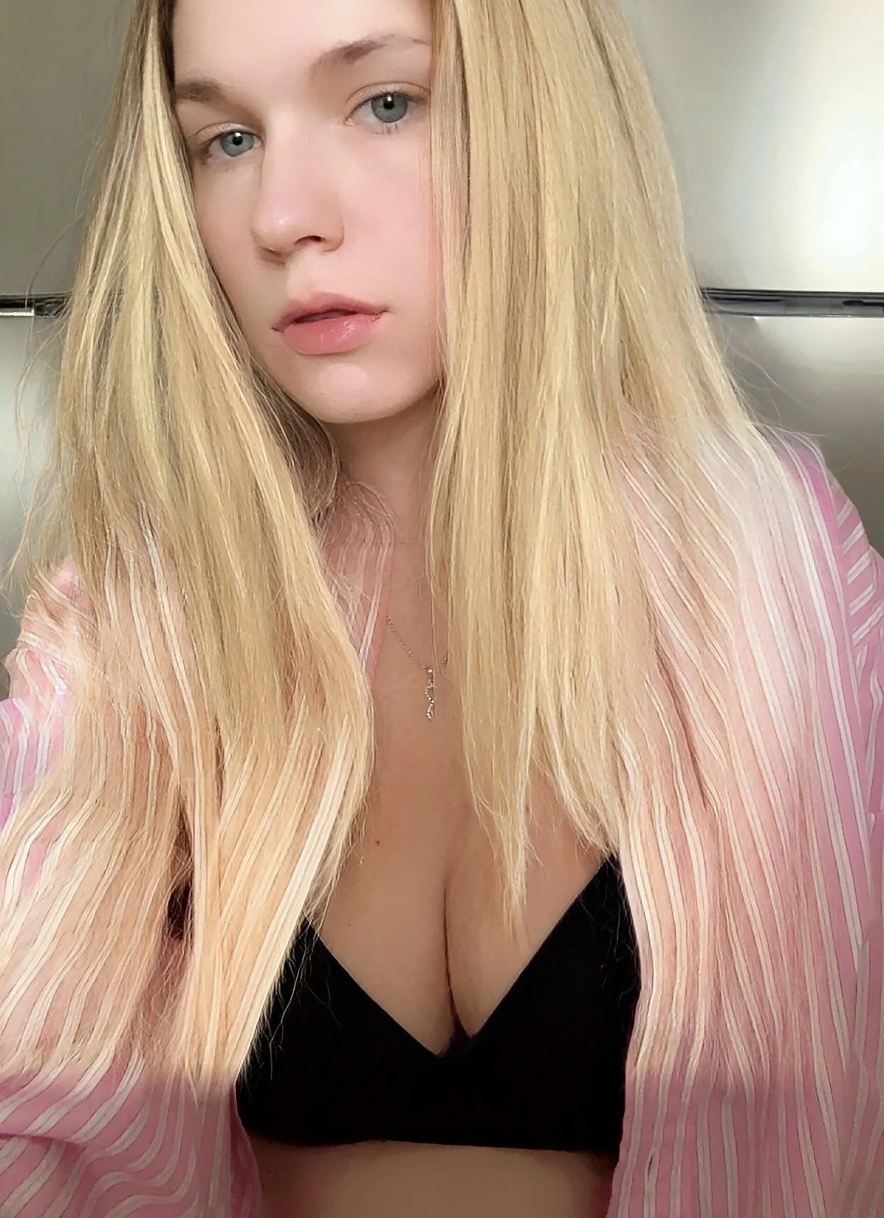 XXX Porn Photo of Nude Shiny_Victoria 1