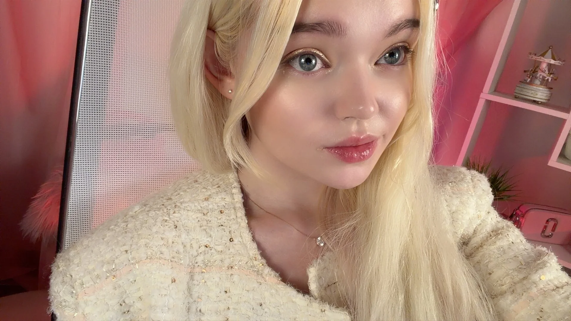 XXX Porn Photo of Nude AdeleCartier 2