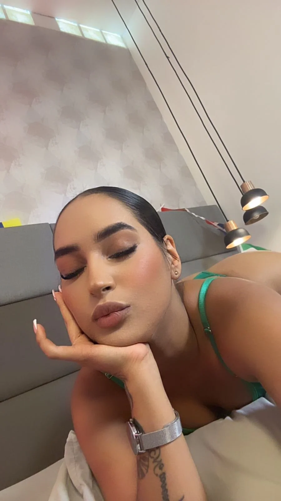 XXX Porn Photo of Nude Emily_luve 54
