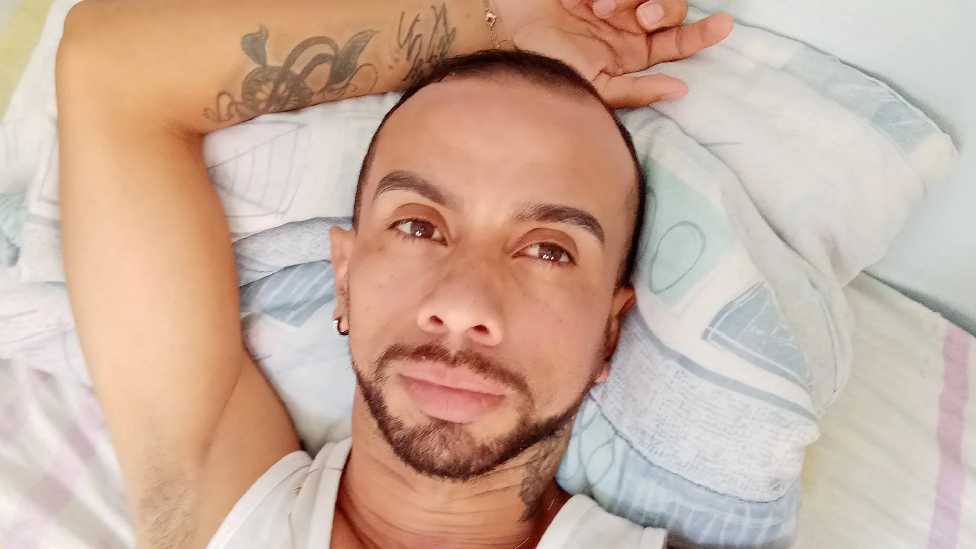 XXX Porn Photo of Nude Arian_Pervert 17