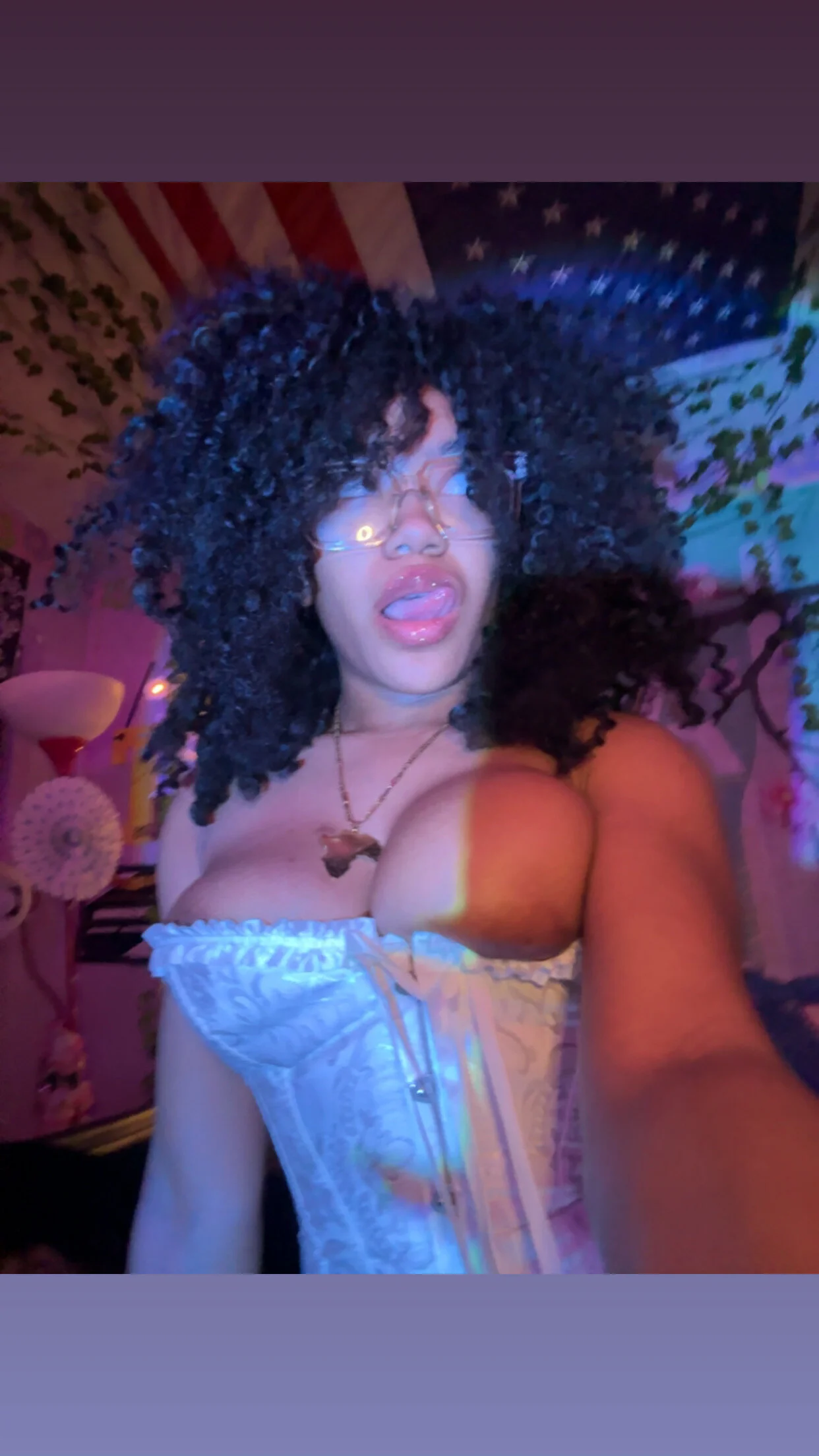 XXX Porn Photo of Nude lifeoftt_19xx 471