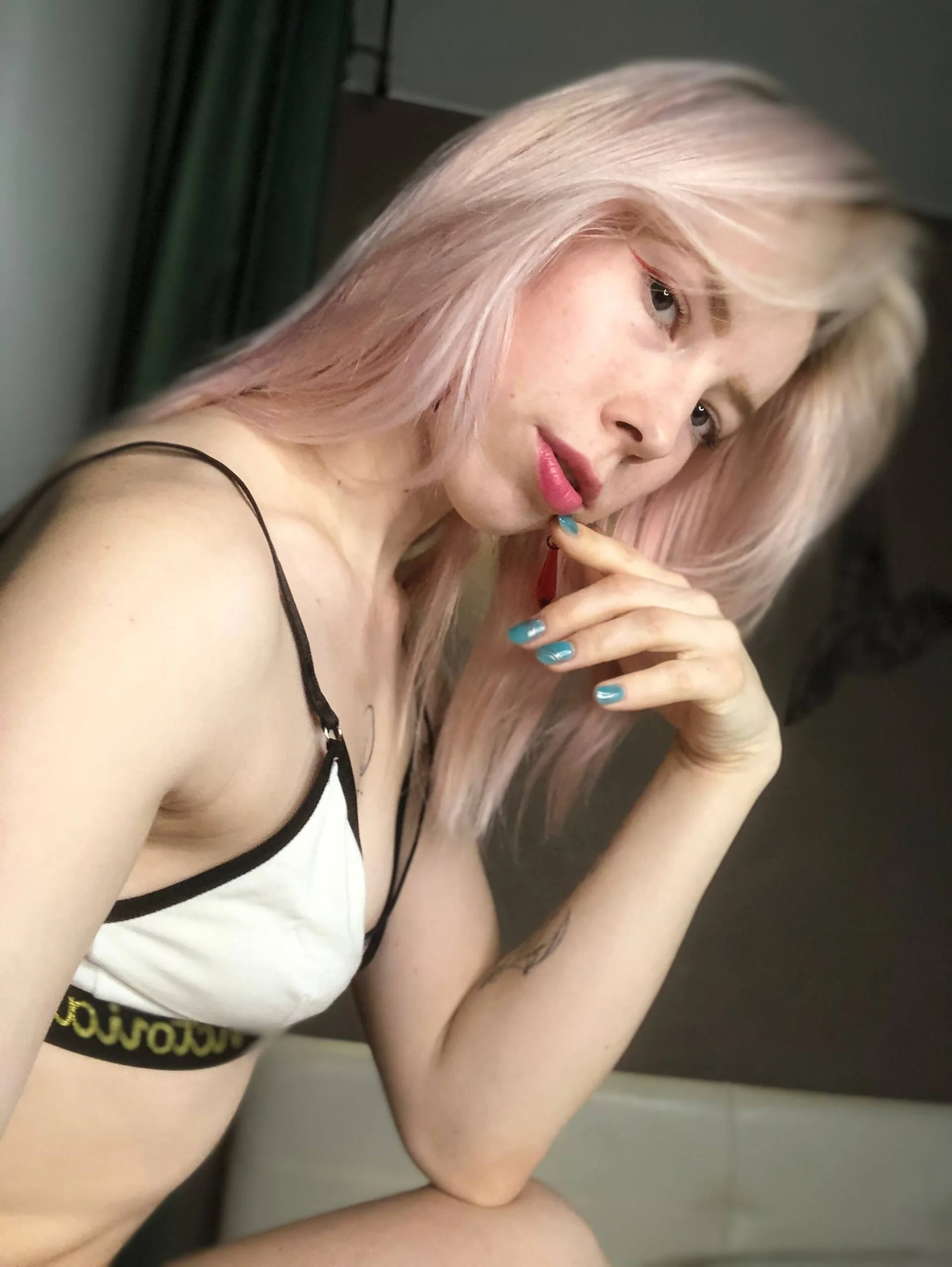 XXX Porn Photo of Nude JuliannaWenger 1