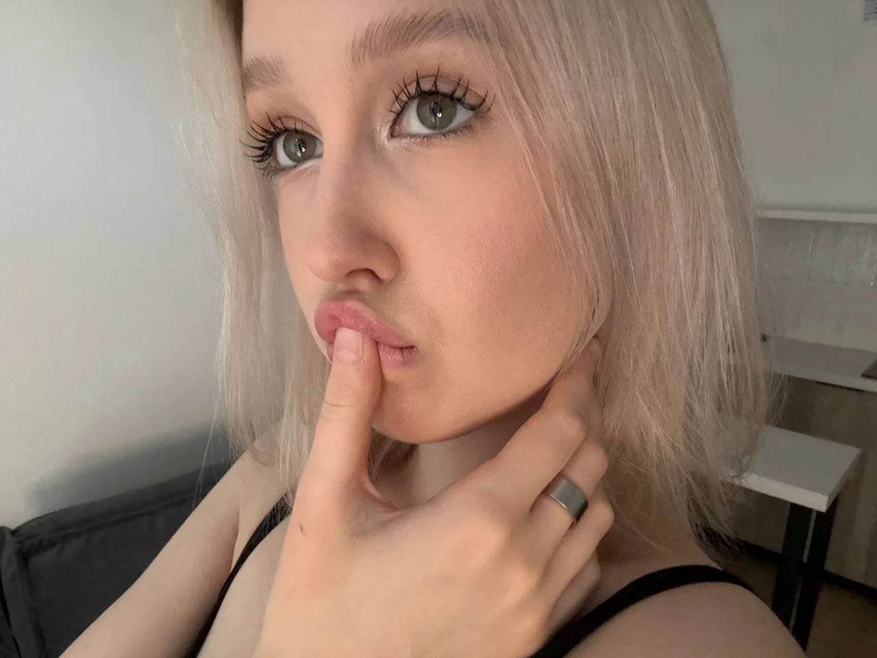 XXX Porn Photo of Nude alicewonderyou 30