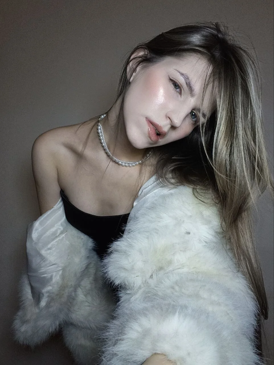XXX Porn Photo of Nude LesleyCharm 4