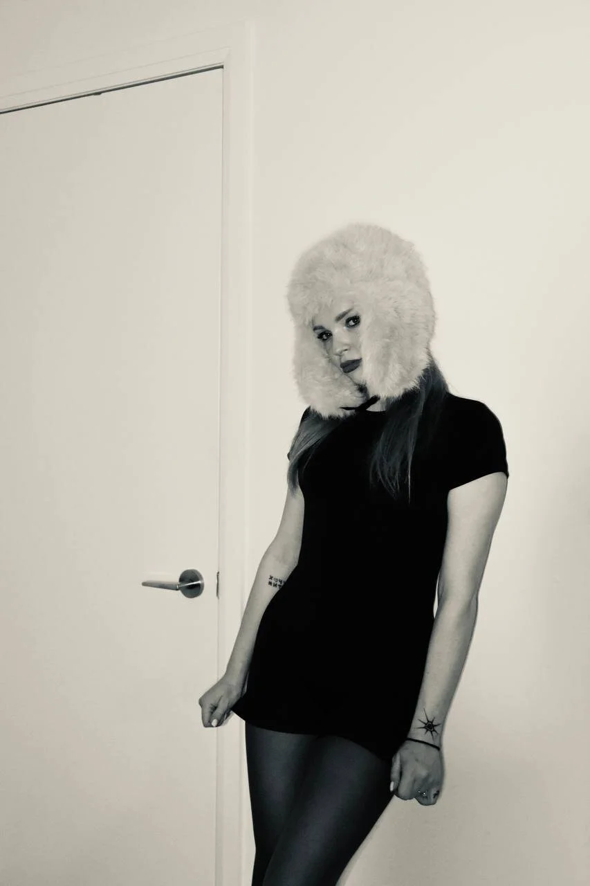 XXX Porn Photo of Nude MarianaTease 2