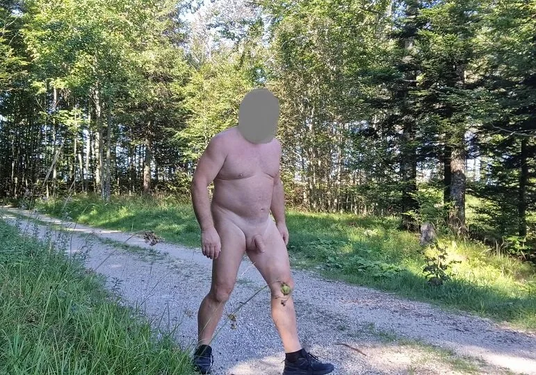 XXX Porn Photo of Nude jerkoutdoor70 28