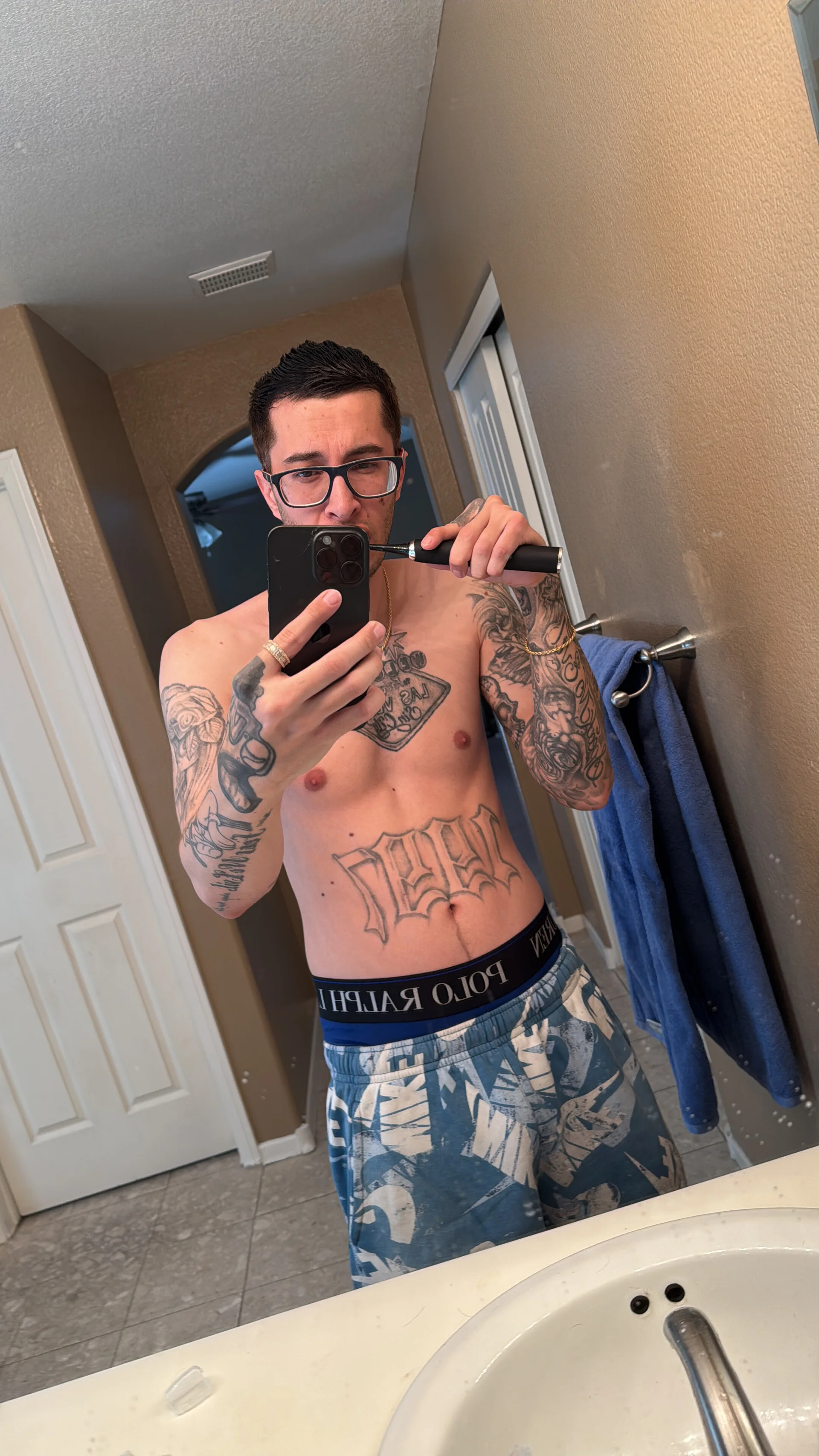 XXX Porn Photo of Nude JuicyJoshy 171