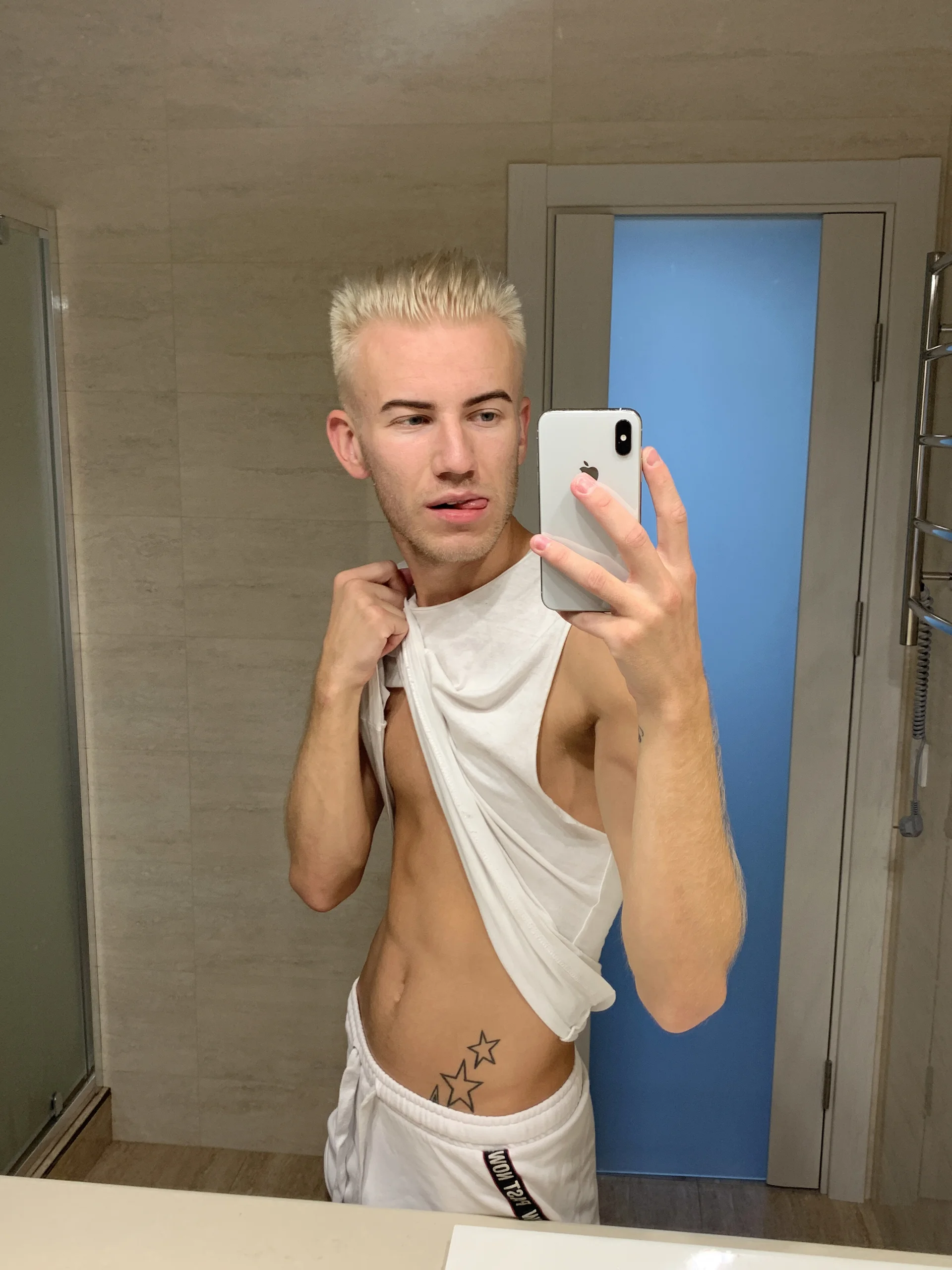 XXX Porn Photo of Nude Vuitton 2
