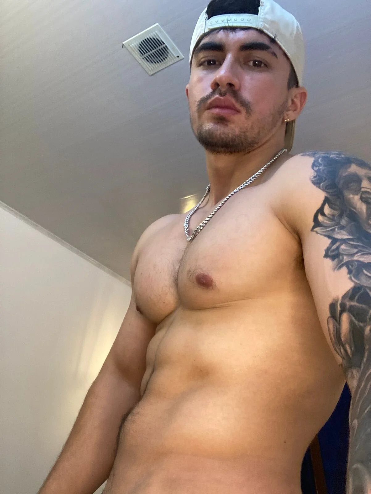 XXX Porn Photo of Nude Brad_Summer 80