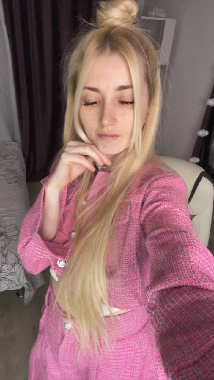 XXX Porn Photo of Nude super_peach_stream11 4