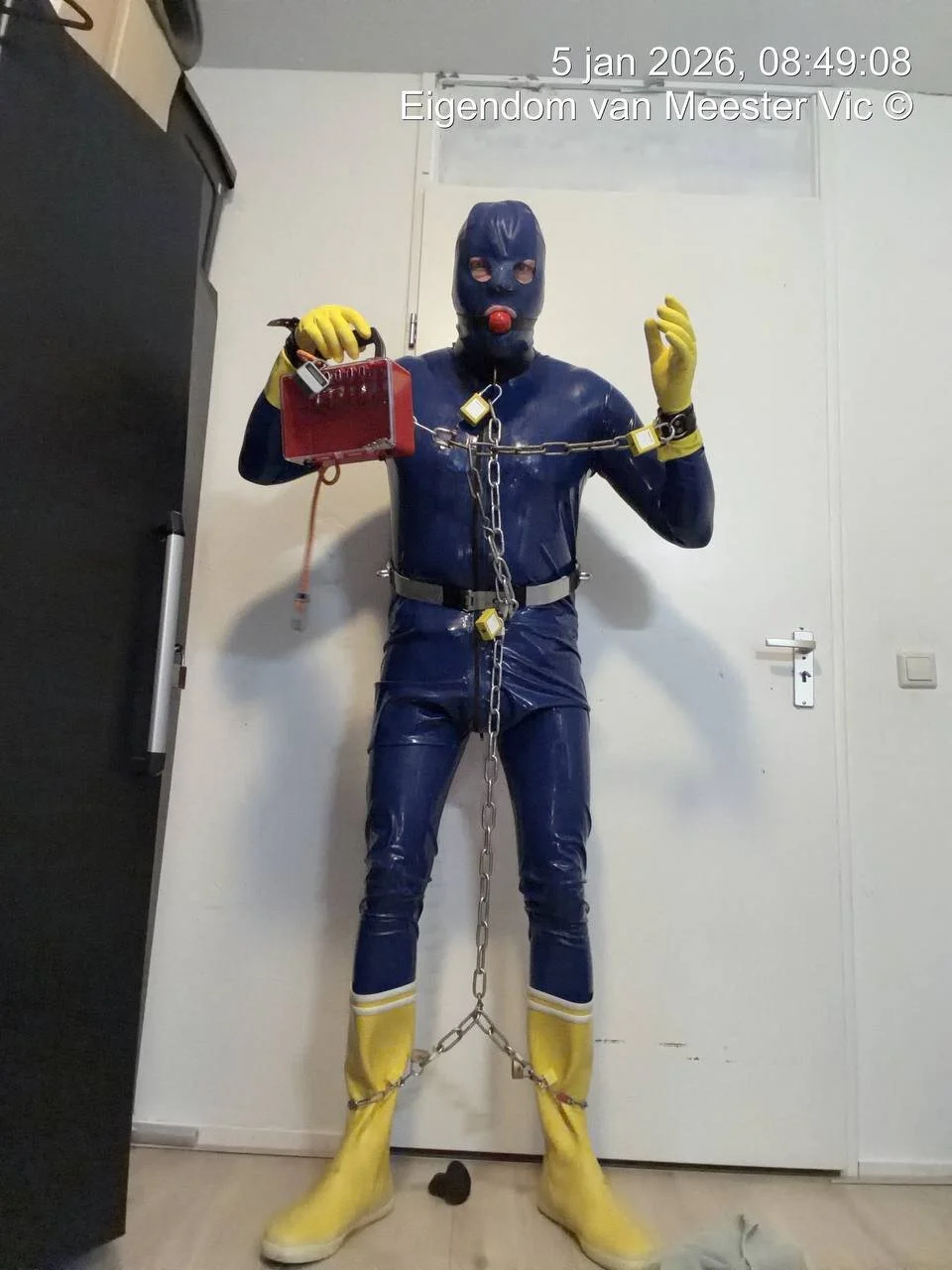 XXX Porn Photo of Nude latexslaveboy 5