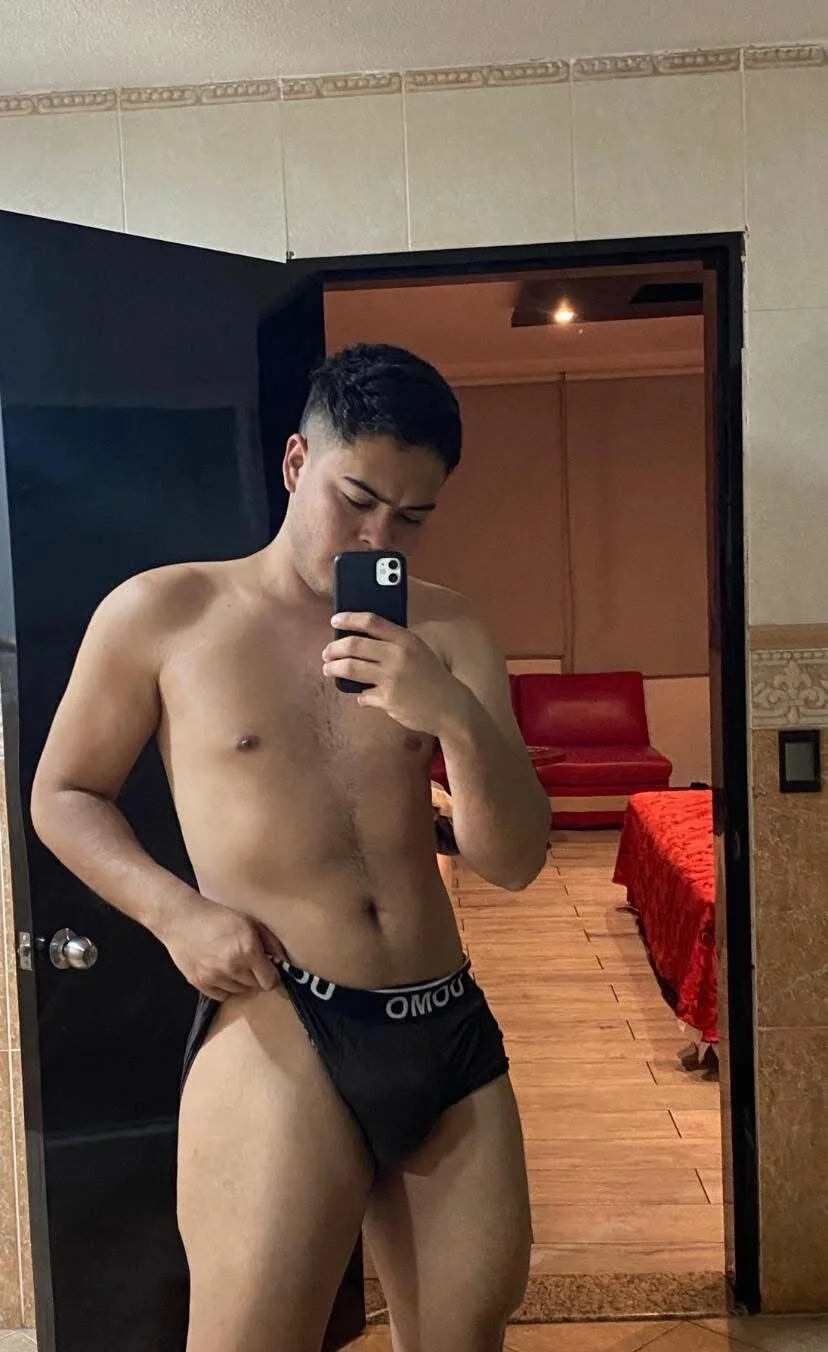 XXX Porn Photo of Nude BradleyWayne1 10