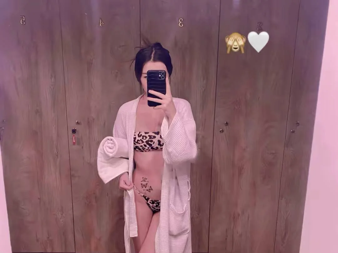 XXX Porn Photo of Nude MoonPetite 1