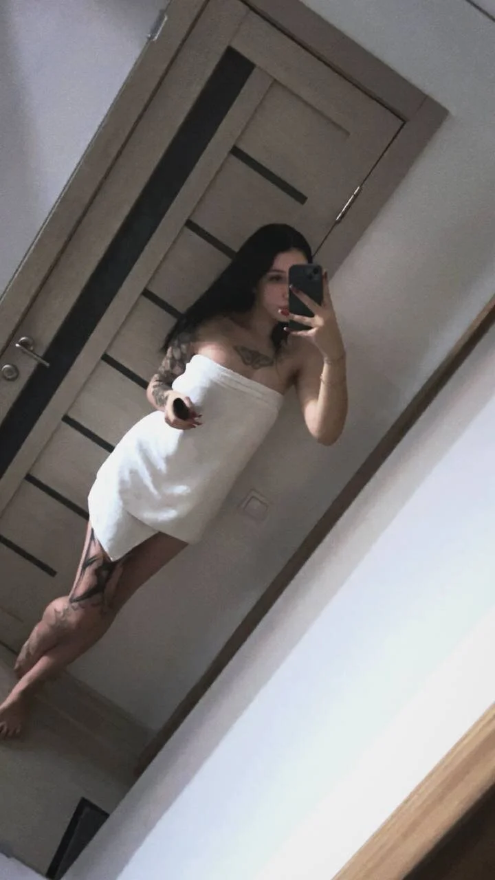 XXX Porn Photo of Nude MilanCheek 3