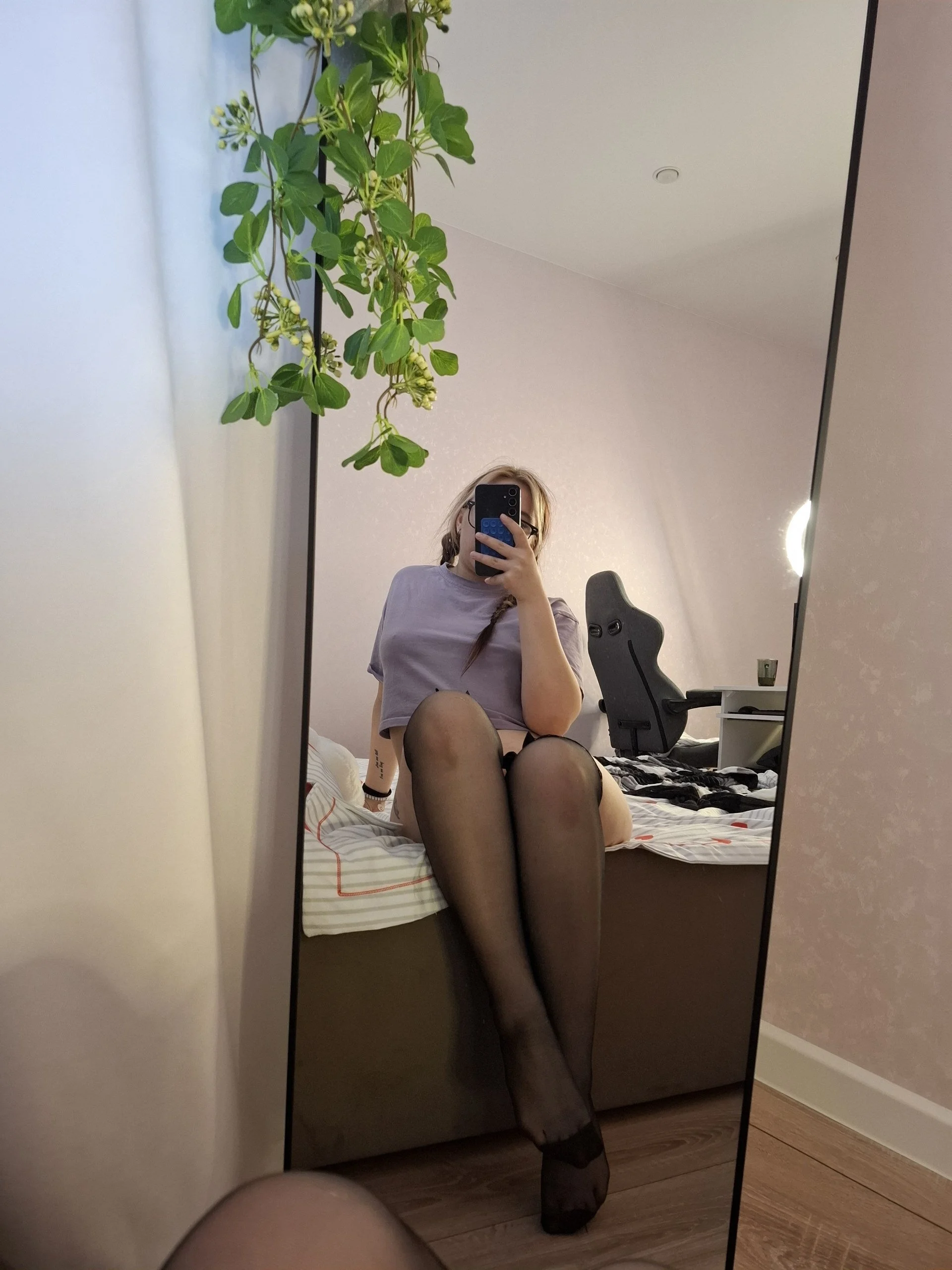 XXX Porn Photo of Nude Luna_Host 2
