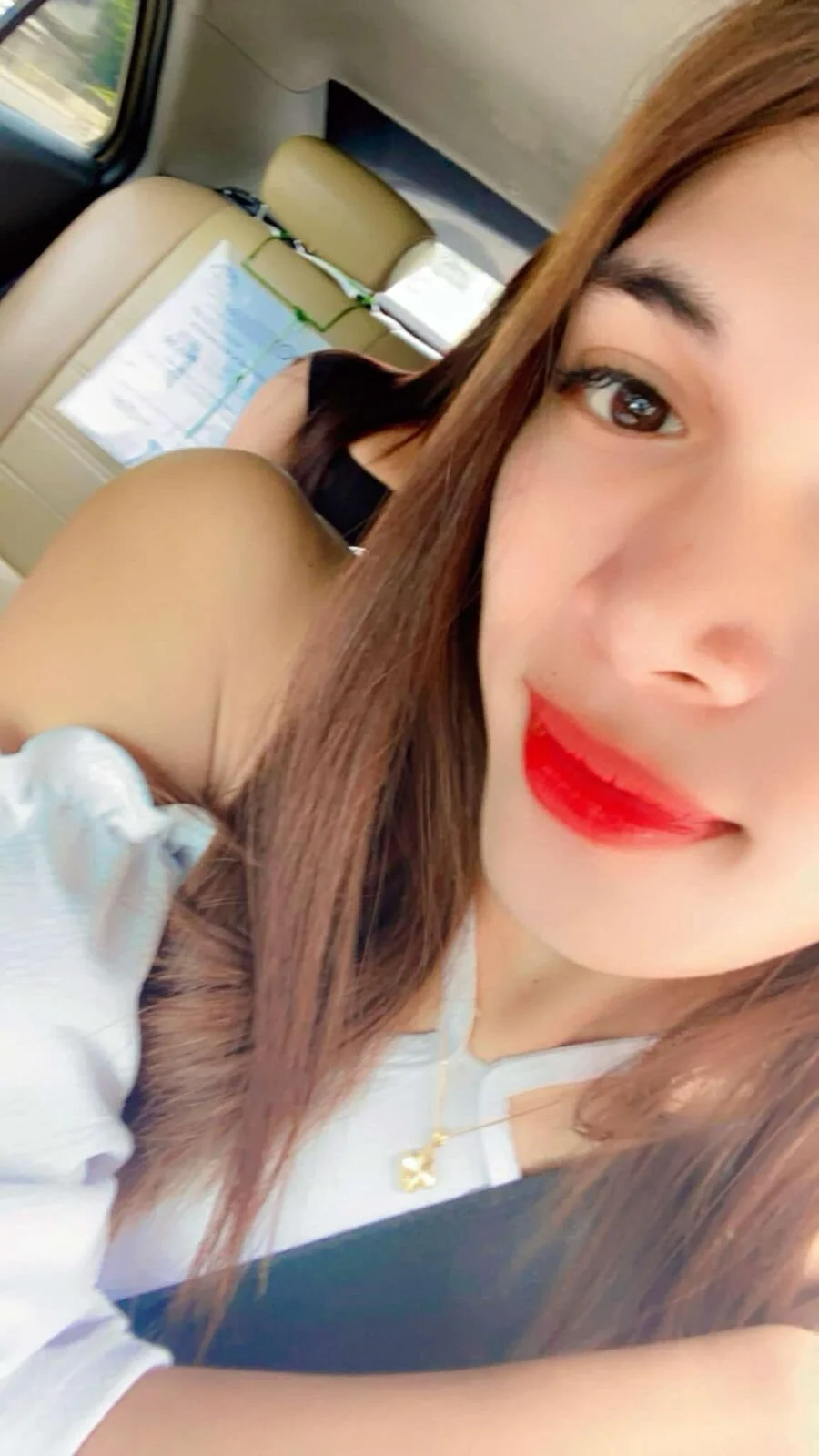 XXX Porn Photo of Nude GORGEOUS_CARMEE 2