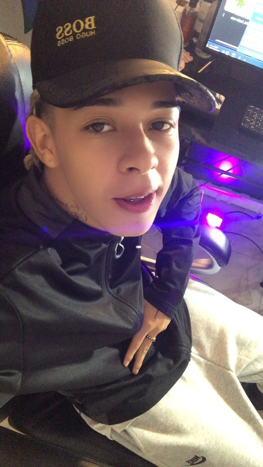 XXX Porn Photo of Nude Jaames_Boy 9