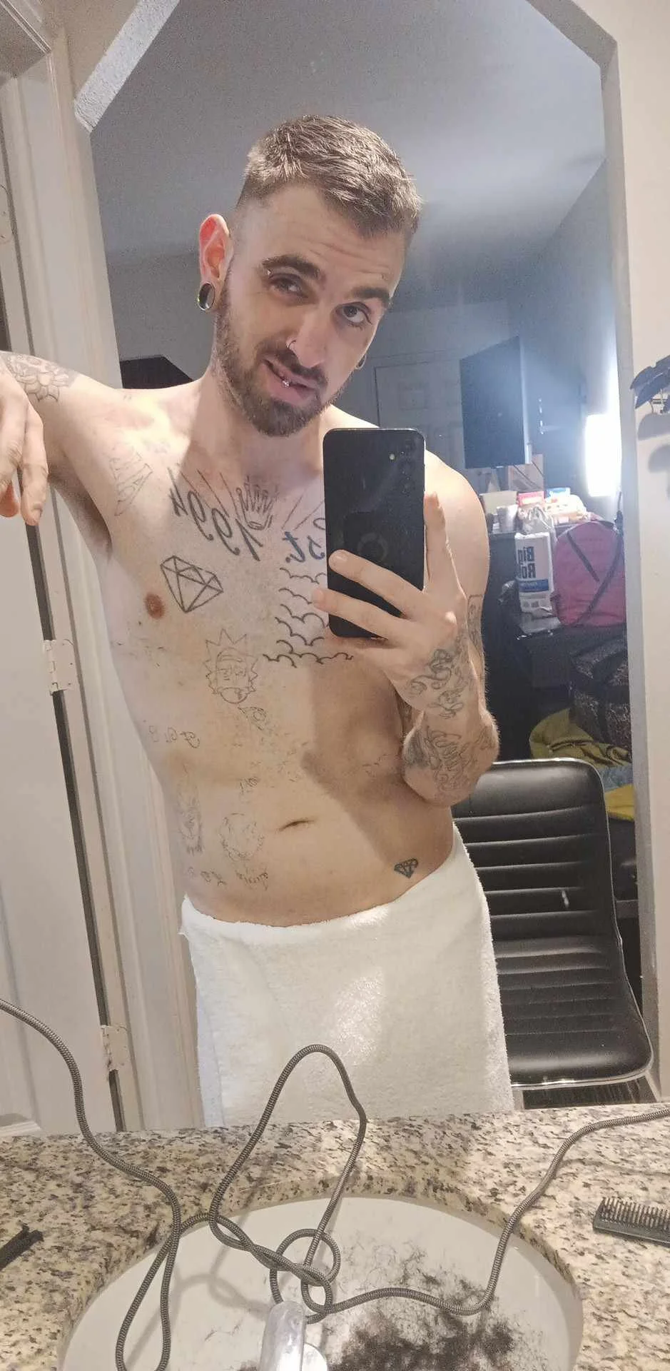 XXX Porn Photo of Nude BigDickWhiteBoy699 8