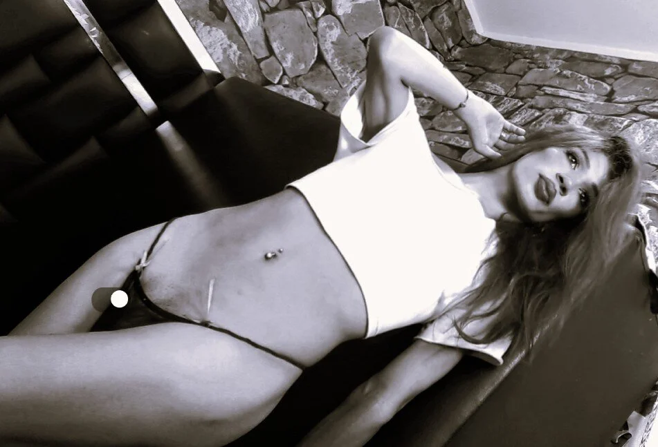 XXX Porn Photo of Nude ravenous_charmer 9