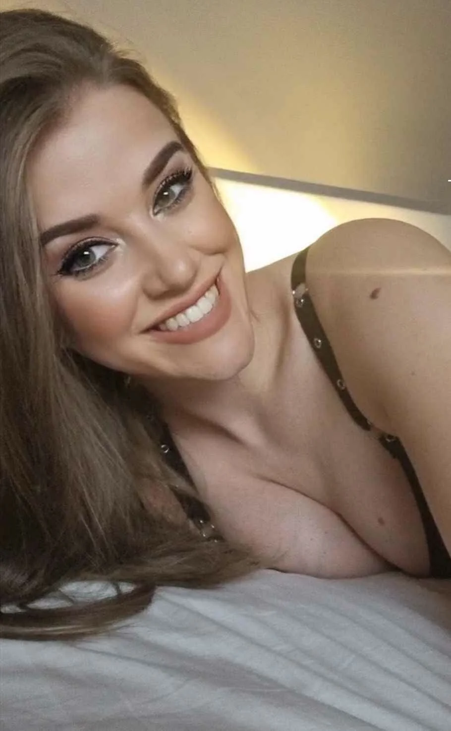 XXX Porn Photo of Nude Neonstar 4
