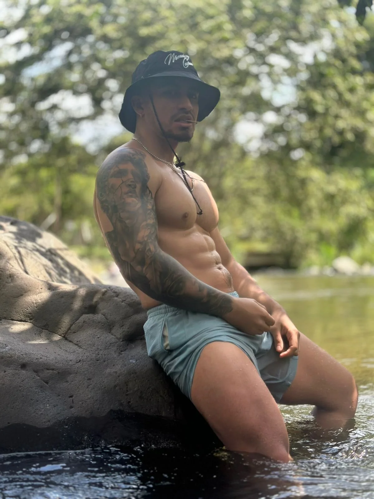 XXX Porn Photo of Nude Brad_Summer 93