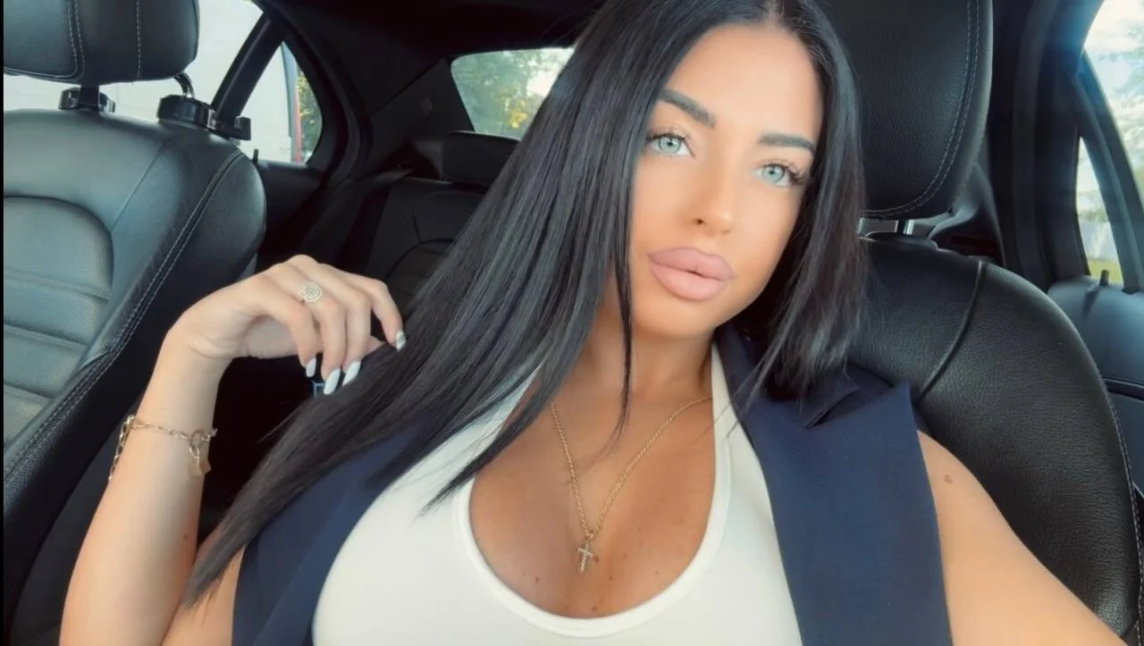XXX Porn Photo of Nude OlyviaDelight 3