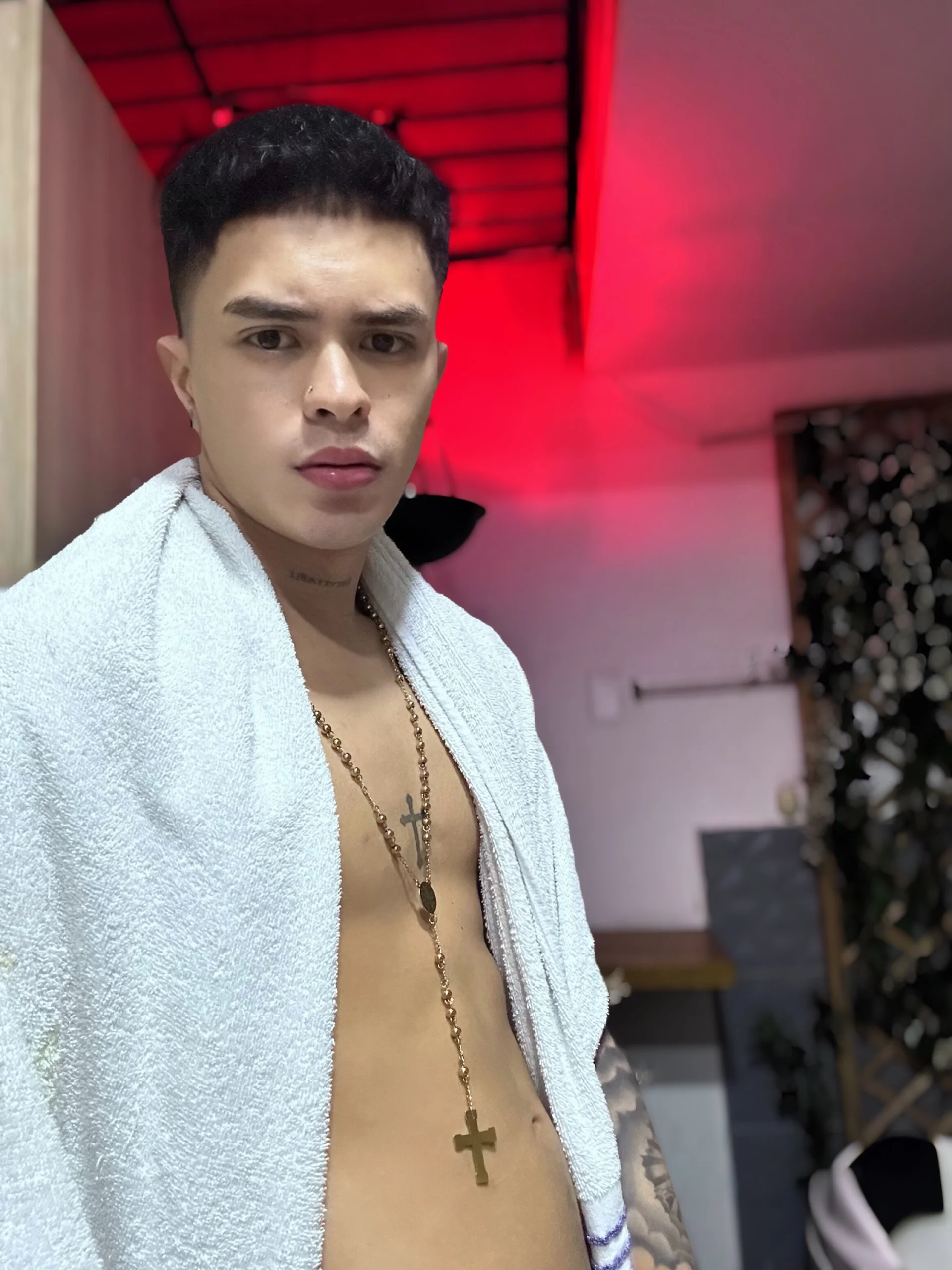 XXX Porn Photo of Nude huge_Santiago 28