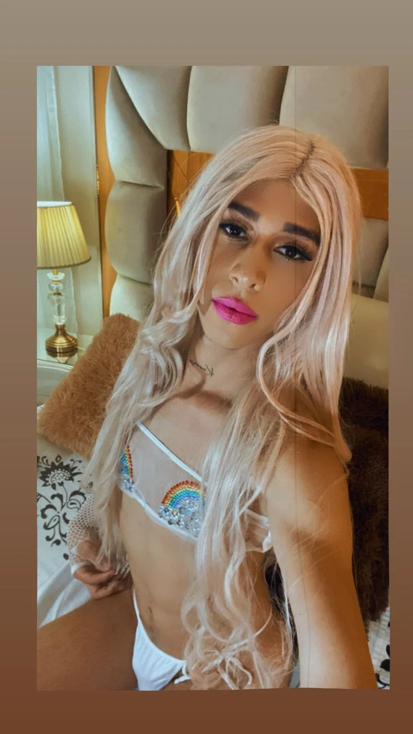 XXX Porn Photo of Nude CharlotteBigCock 31