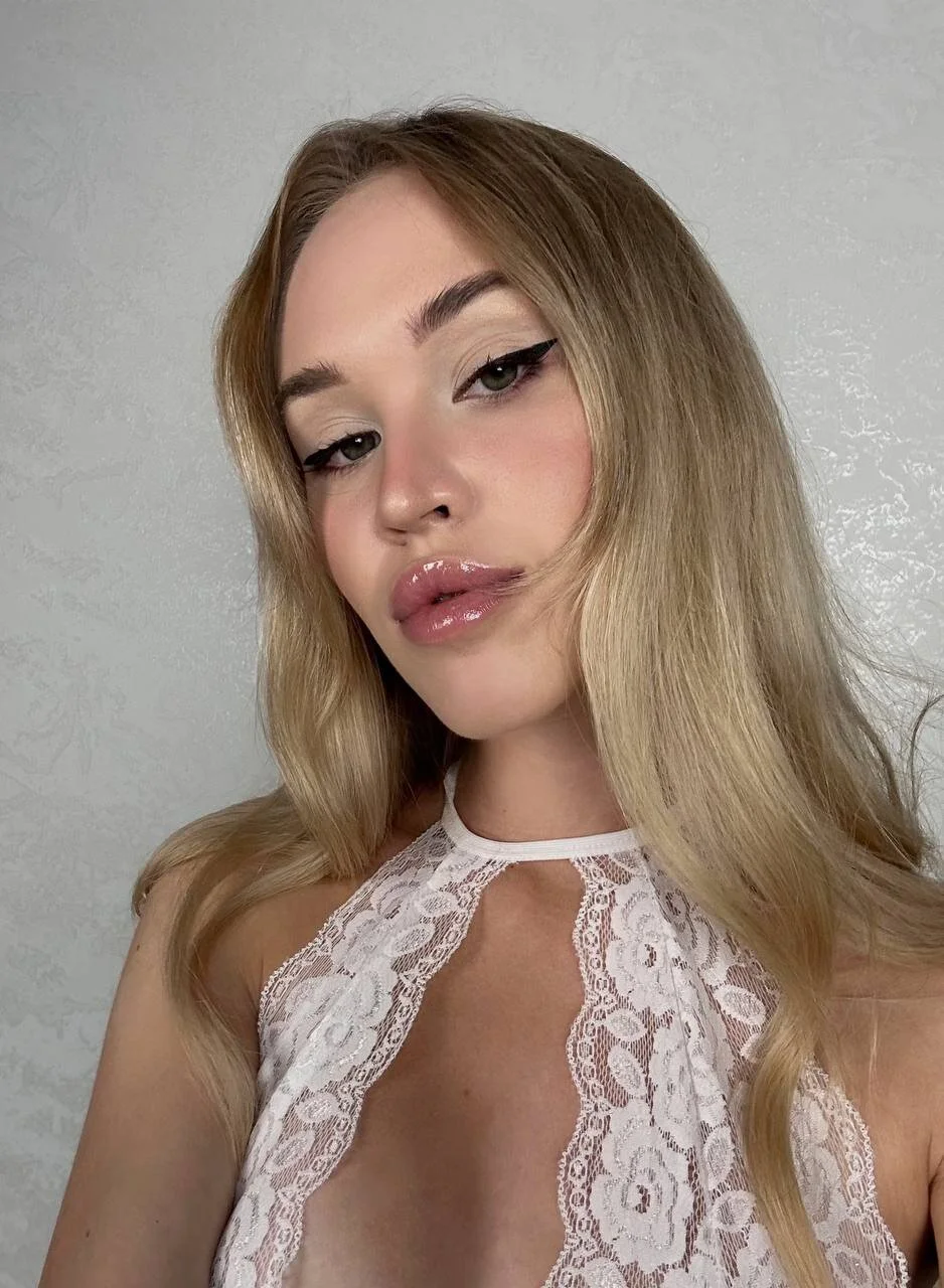 XXX Porn Photo of Nude emydollyy 2