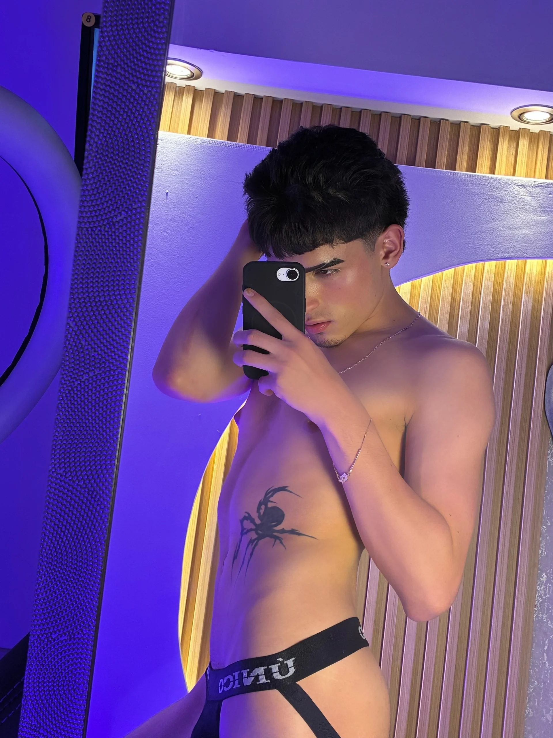 XXX Porn Photo of Nude MateoMitchell 28