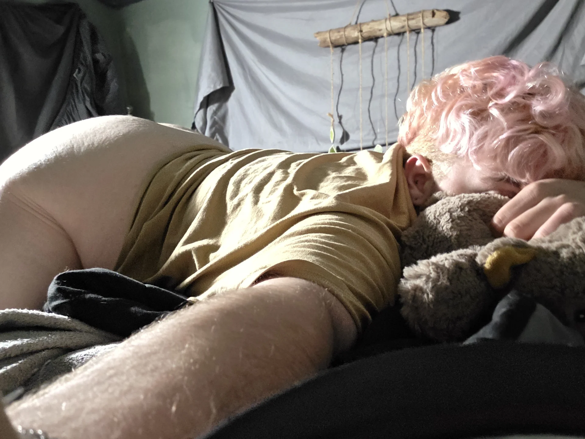 XXX Porn Photo of Nude BashfulEmby 6