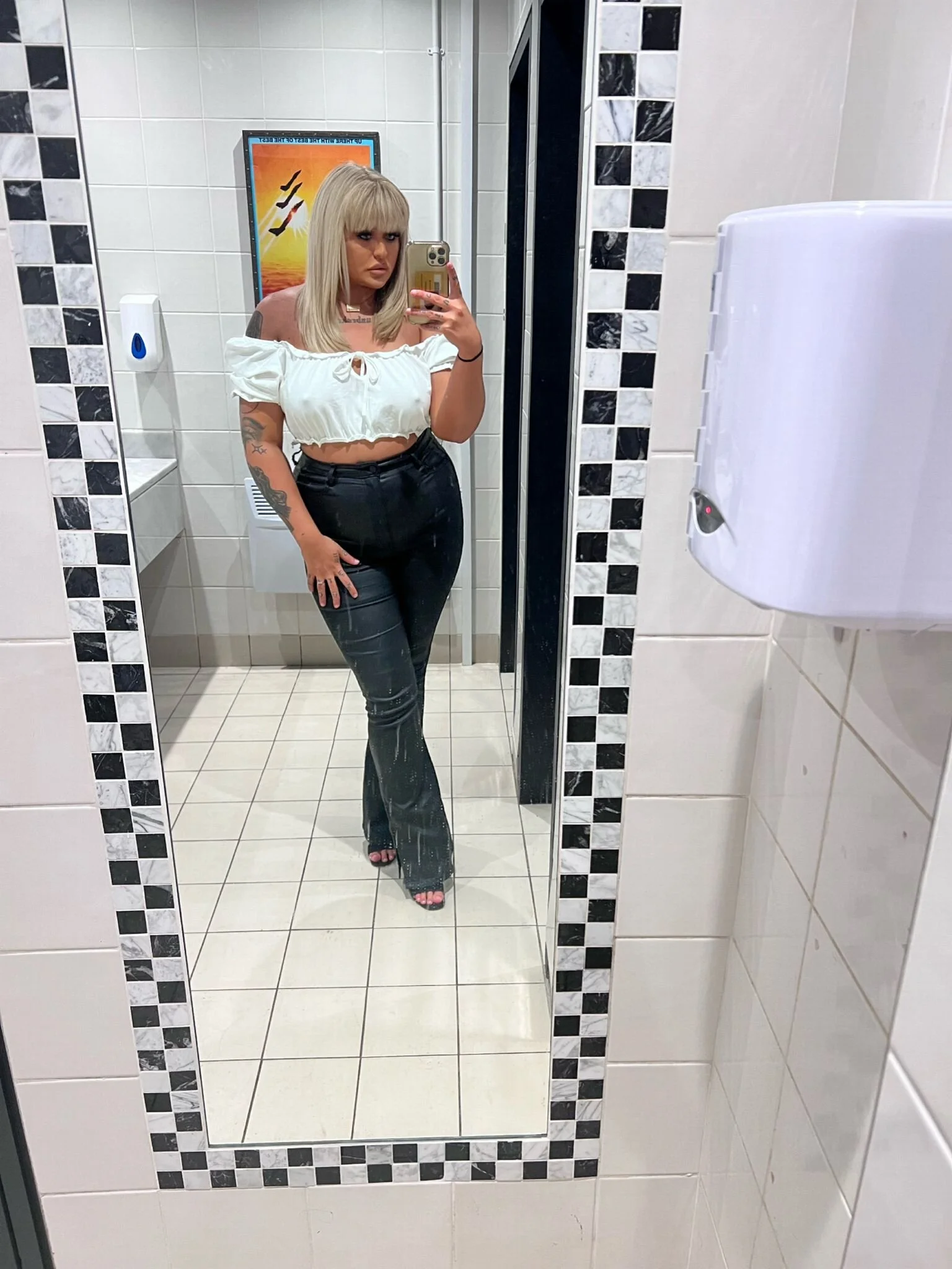 XXX Porn Photo of Nude MissRaven_x 10