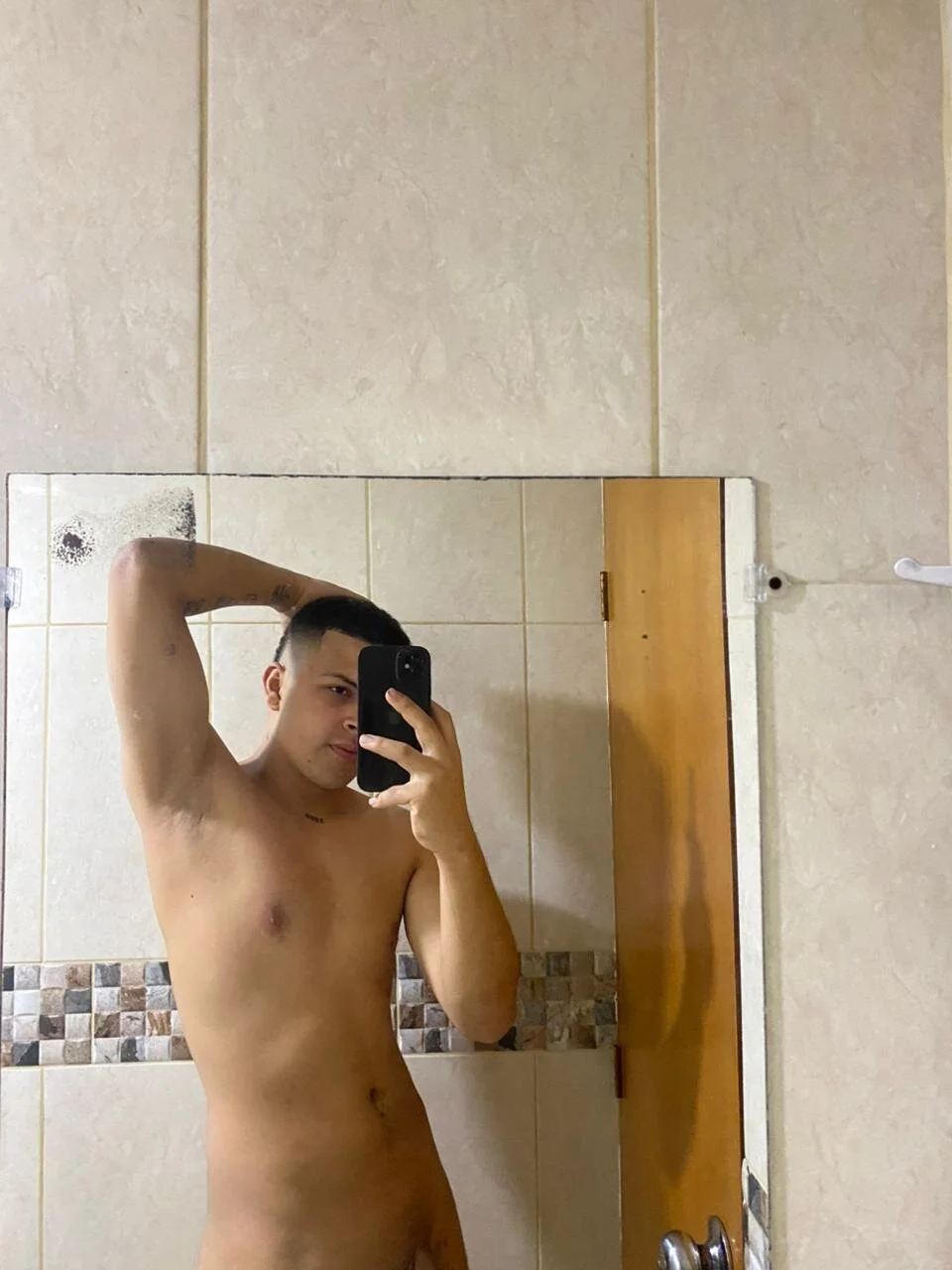 XXX Porn Photo of Nude mathew_hot21 5