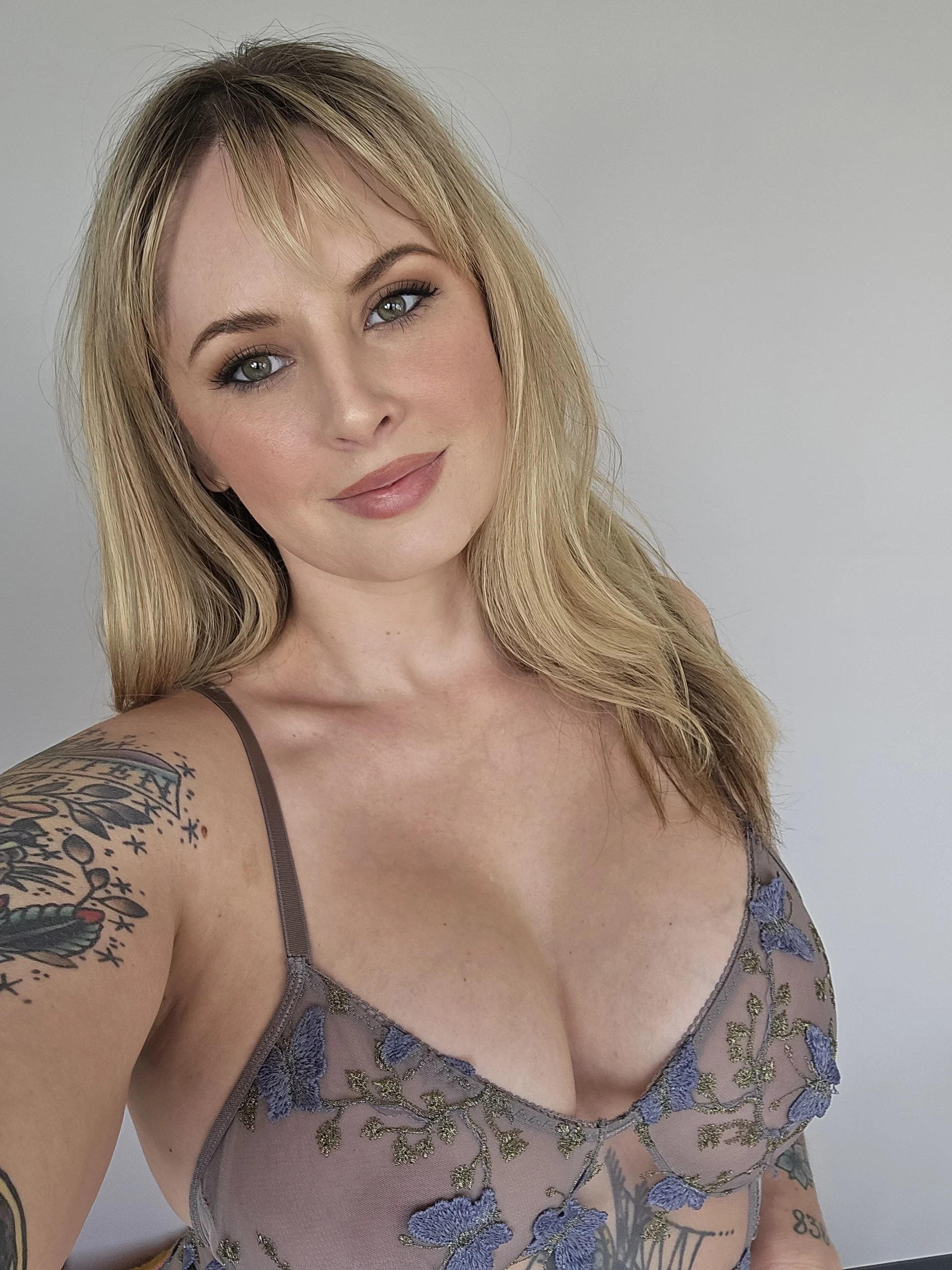 XXX Porn Photo of Nude onesmittenkitten 10