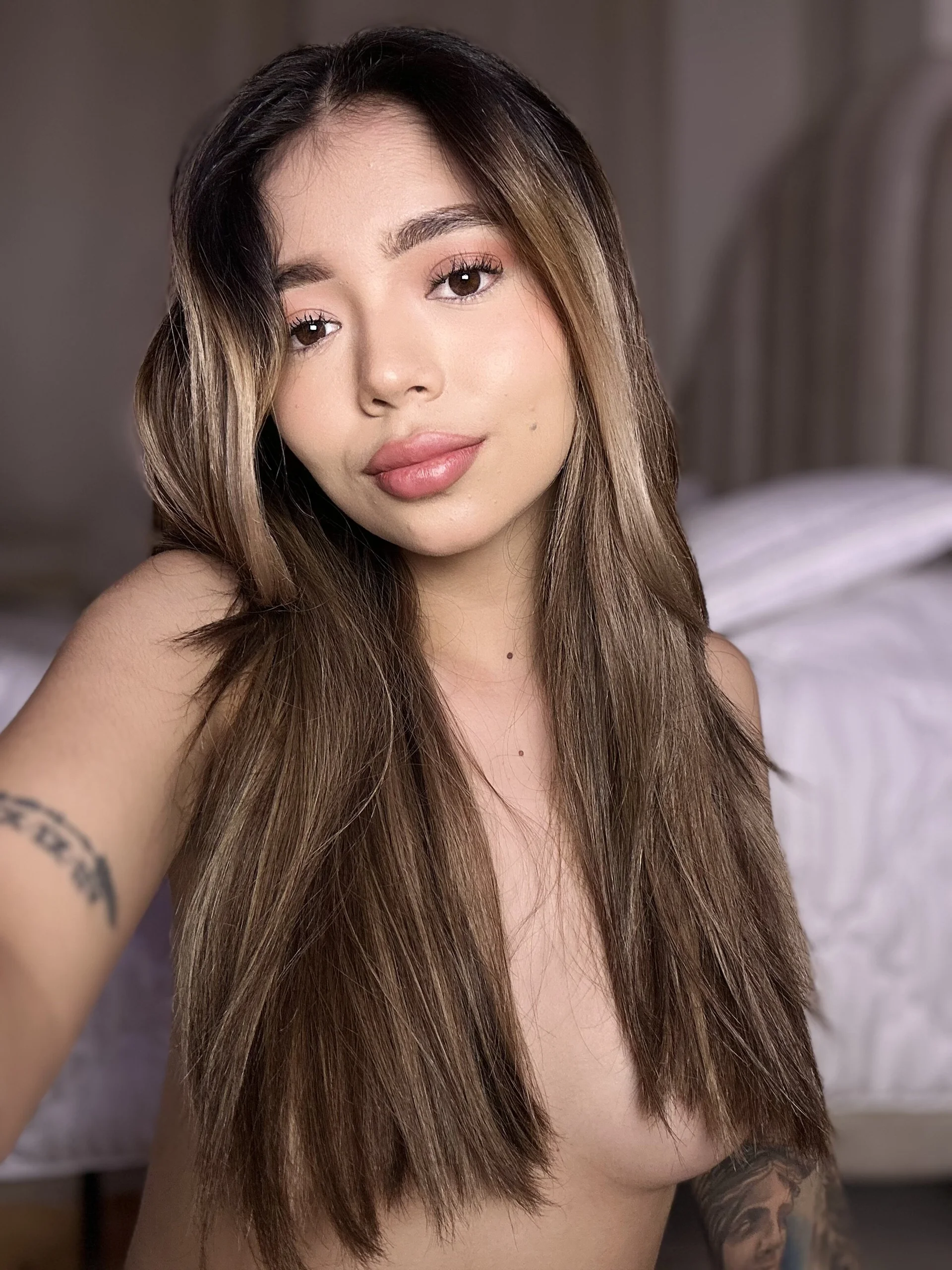XXX Porn Photo of Nude HoneyMollyX 14