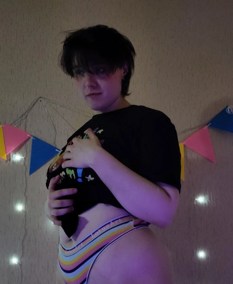 XXX Porn Photo of Nude wehavepussies_xoxo 2