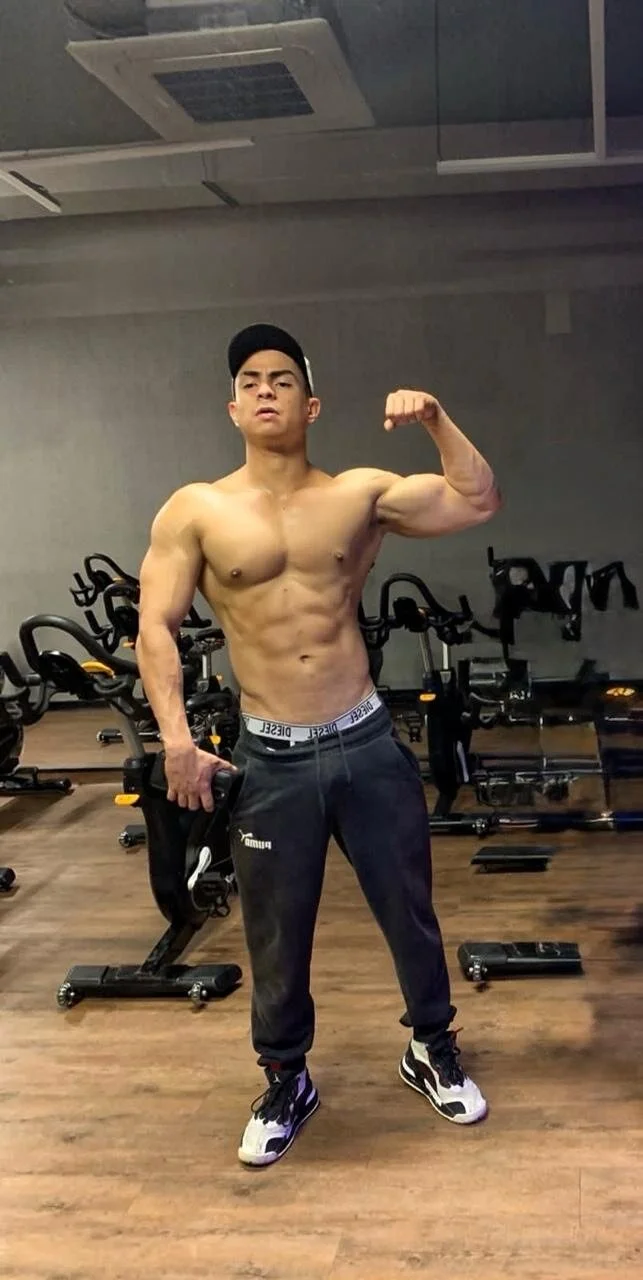 XXX Porn Photo of Nude RJBarto 12